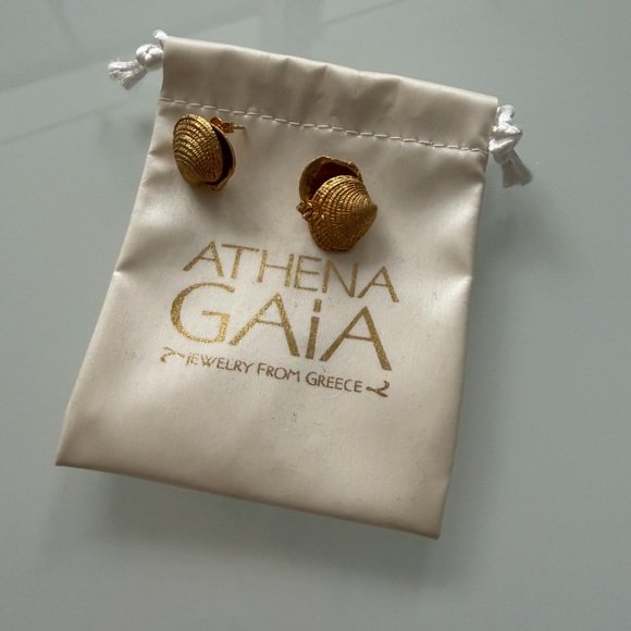 Athena Gold Shell Earrings - Picture 3 of 10